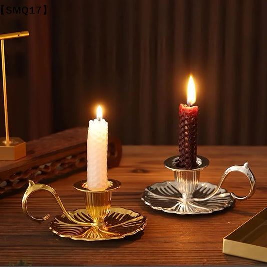 1PC Vintage Metal Chamberstick Candle Holder With Handle Teacup Shape Ridged Pillar Candle Stand Home Decor Wedding Table【SMQ】