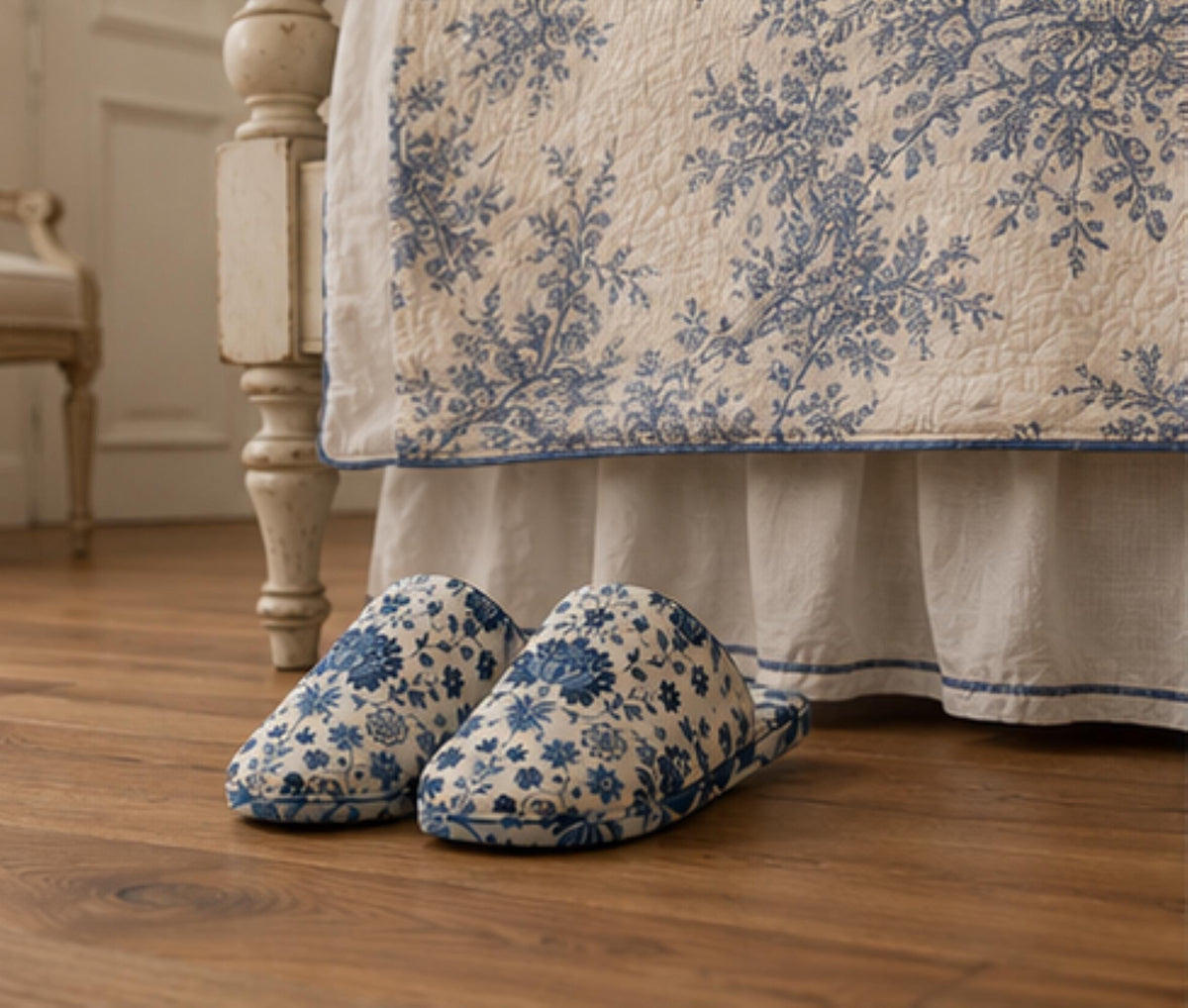 Cottagecore Blue Toile Flannel Slipper Chinoiserie Cotton Bridesmaid Gift Cute Couquette Something Blue Stylish Trendy Shoes for Women Mom